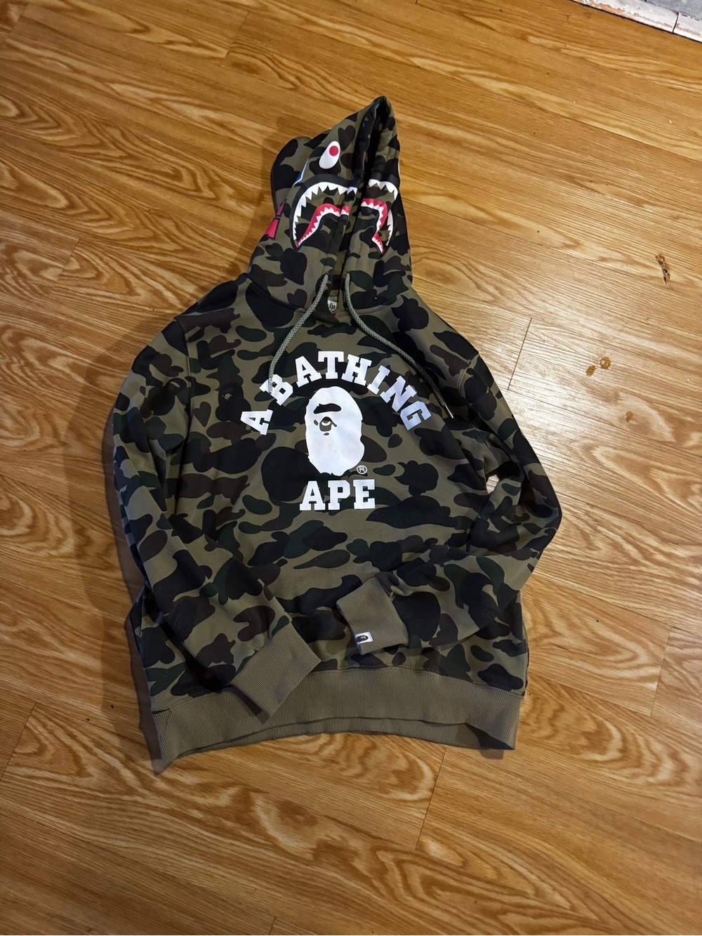 A Bathing Ape Camo Shark-Graphic Crewneck Hoodie - Olive/Black